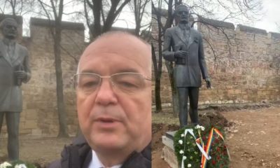(Video) Statuia lui Iuliu Maniu a fost pusă înapoi. Emil Boc: „Îmi asum public ce s-a întâmplat, îmi cer scuze!”