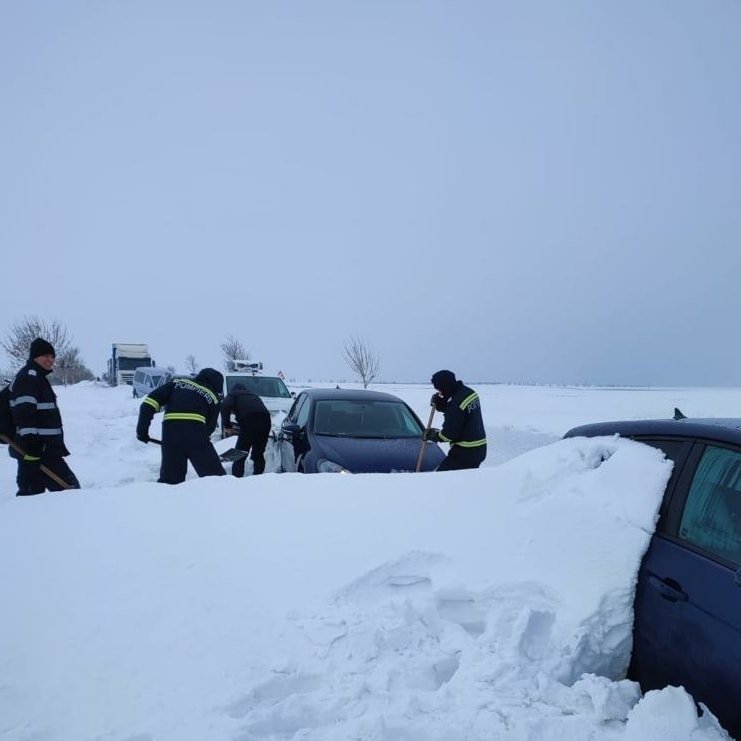 Zăpada a produs haos în ultimele 24 de ore. ISU a intervenit în 123 de localități din 18 județe