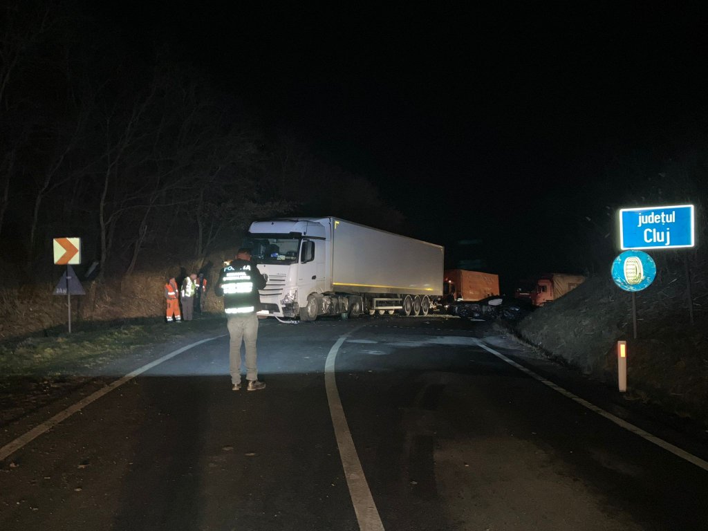 Accident GRAV la limita județului Cluj cu Mureș. Traficul a fost blocat