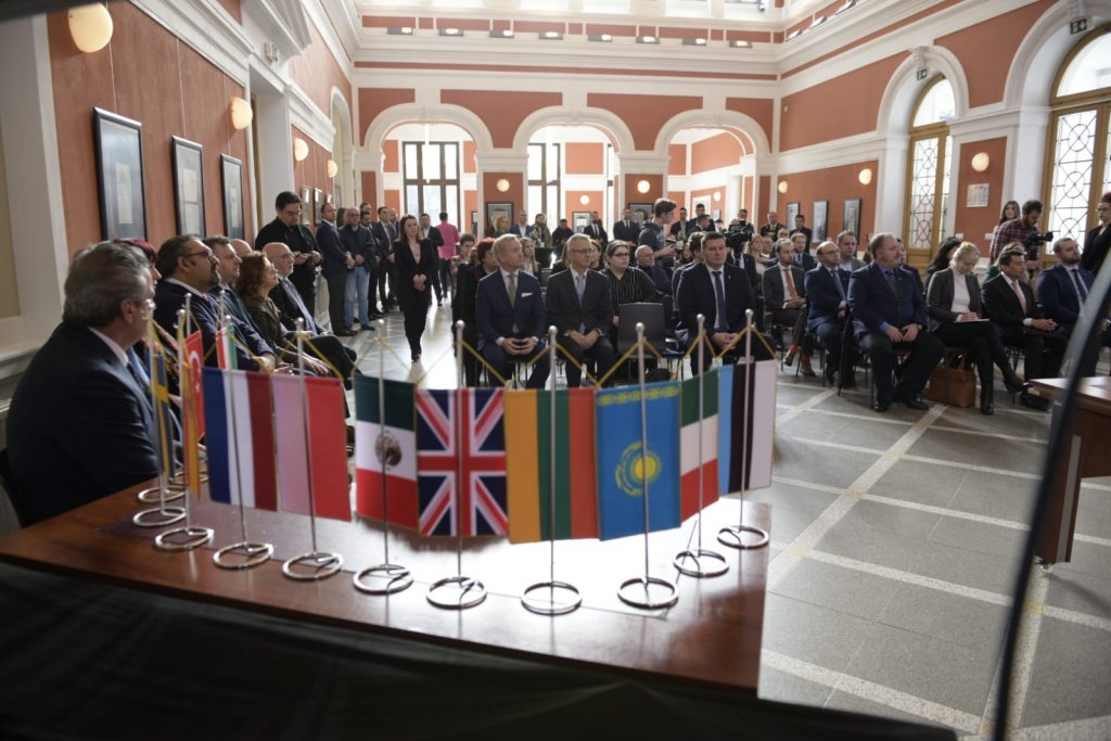 Consulii din Cluj și-au făcut asociație. Își propun "întărirea relațiilor cordiale între națiuni"