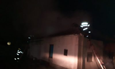 Incediu în județul Cluj. Acoperișul unei case a luat foc