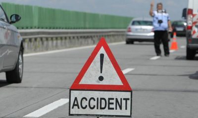 TIR cu lemne, răsturnat pe autostrada Sebeș-Turda. Șoferul a pierdut controlul volanului
