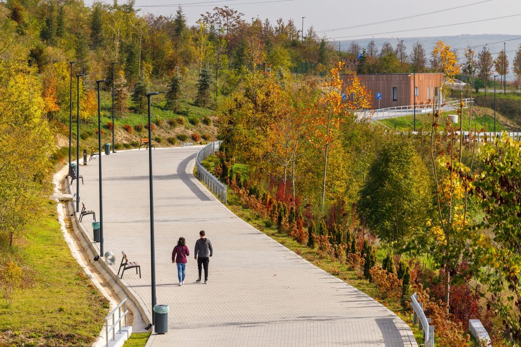 Cluj Napoca, lider detașat la construcția de spații verzi și pietonale. Bucureşti, Braşov, Constanţa şi Bihor, la mare distanță