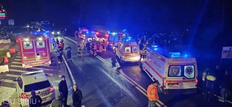 Accident cu 84 de copii în județul Sibiu. Planul Roșu a fost activat după ce două autocare s-au lovit