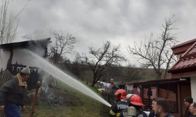 Incendiu în Cluj. Flăcările au distrus o anexă