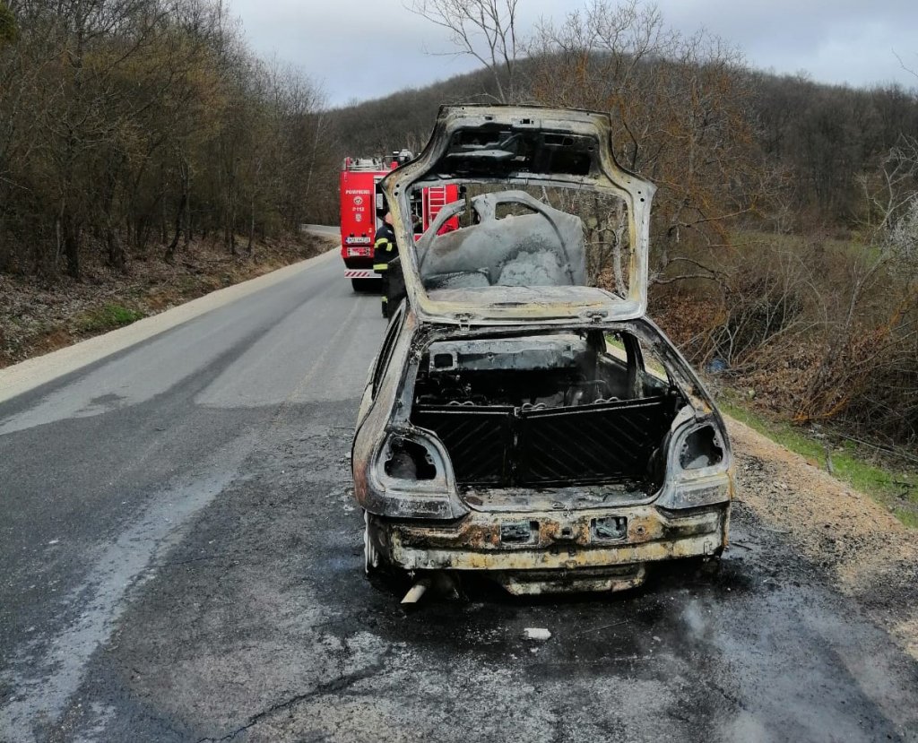 Mașină făcută SCRUM la Cluj. Ce au găsit pompierii ajunși la fața locului