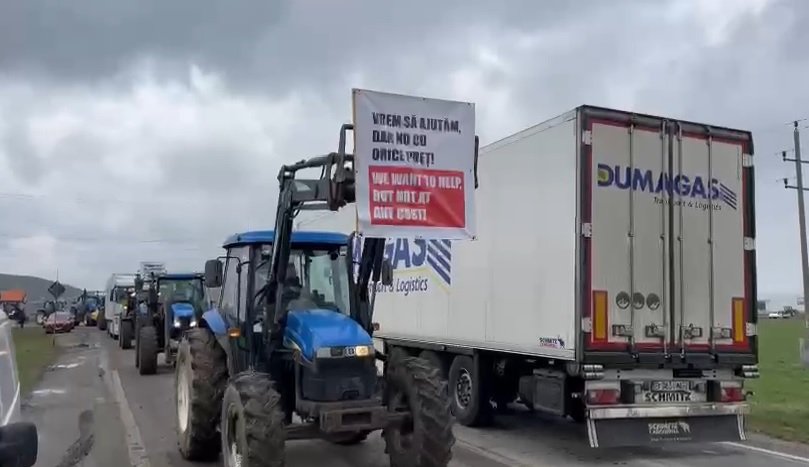 Protest al fermierilor clujeni. Zeci de tractoarele au circulat cu viteză redusă pe DN1 Turda – Cluj
