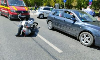 Accident grav la Cluj între o motocicletă și o mașină. O femeie a fost dusă la spital de urgență