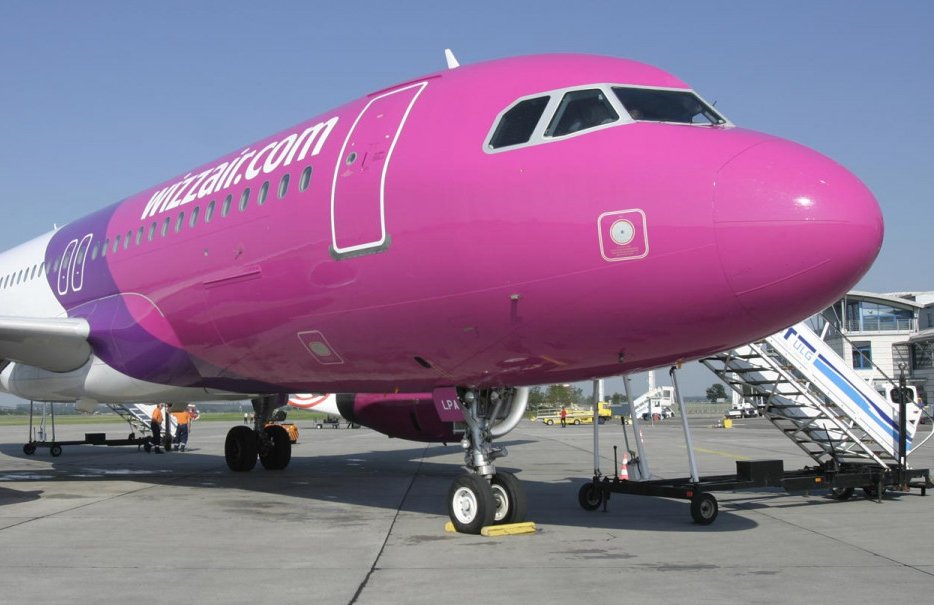 Aglomerație și nervi pe aeroportul din Cluj-Napoca. Cursă Wizz Air anulată plus întârzieri de peste 11 ore la alte curse