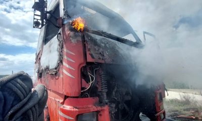 Incendiu în Cluj. Un tir încărcat cu paleți a luat foc