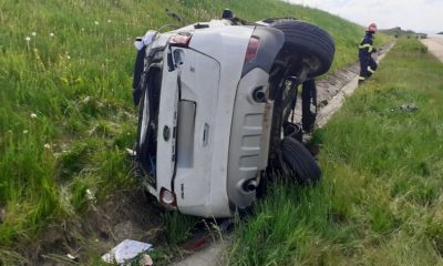 Mașină răsturnată pe Autostrada Transilvania, spre Turda. Doi adulți și un minor de 5 ani, răniți