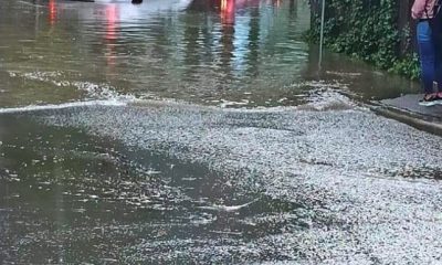 Ploile au inundat centrul Clujului. Mai multe străzi, sub apă