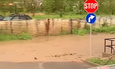 Străzi din Cluj-Napoca, înghiţite de apă după furtuna de duminică