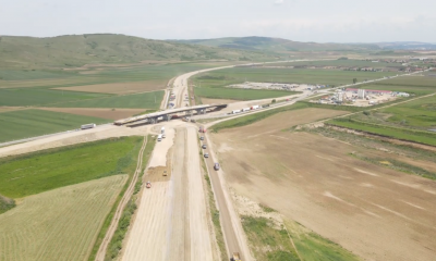 (Video) După ani de zile de blocaje, pe autostrada Câmpia Turzii-Chețani se lucrează la turație maximă. Joi se aflau în șantier peste 650 de persoane și peste 500 de utilaje 1