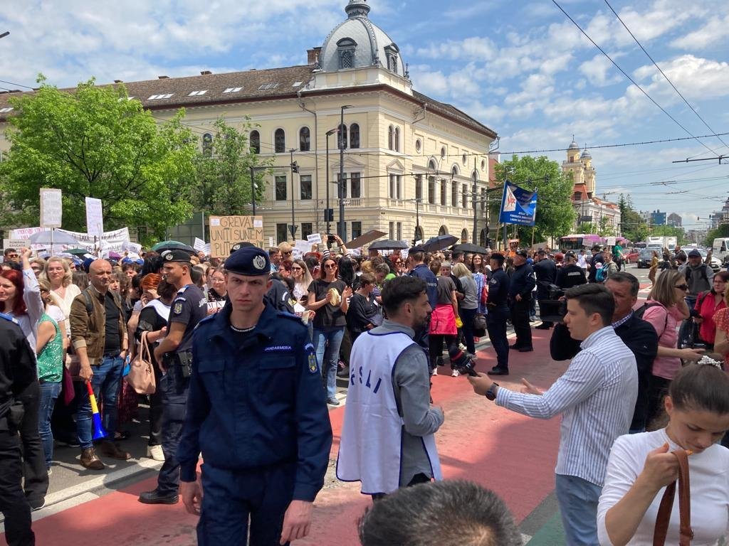 ATENŢIE ŞOFERI! Artere principale din centrul Clujului vor fi blocate astăzi de protestul din Educaţie
