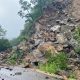 Căderi de pietre pe drumul Tarnița - Gilău. Traficul a fost închis