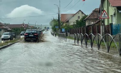 Mesaje Ro-Alert de ploi torențiale la Cluj. Mai multe locuințe au fost inundate