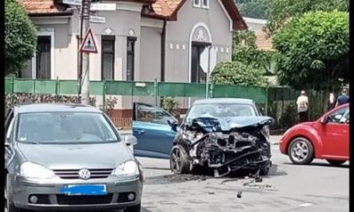 ACCIDENT în Grigorescu cu trei mașini! Trei persoane, evaluate de medici