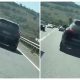 Cluj: Aproape de o tragedie. Un copil a ieșit pe geamul mașinii în timp ce tatăl lui conducea cu 90 km/h 1