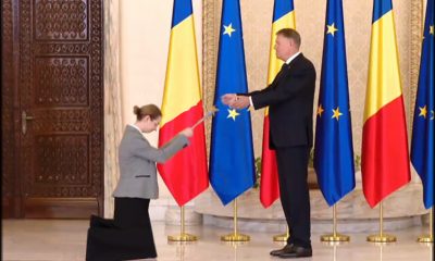 ROMÂNIA MÂRLĂNESC EDUCATĂ: Ministerul Educației a introdus pe ascuns mai multe prevederi, printre care dezincriminarea vânzării de referate sau lucrări pentru licență, masterat sau doctorat
