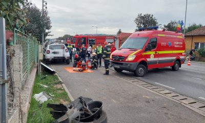 Accident în Florești! Două mașini s-au făcut PRAF, o victimă a rămas încarcerată - FOTO
