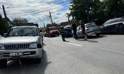 Cinci mașini avariate pe strada Oașului din Cluj-Napoca, în urma unui accident violent. Traficul a fost blocat - FOTO