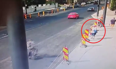 Cluj - O femeie s-a prăbușit în fața mașinilor lângă Platinia, în timp ce a vrut să treacă neregulamentar - VIDEO