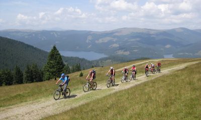 Bicicliștii clujeni pe culmile dealulilor din județul Cluj. Foto: Facebook  Clubul de Cicloturism „Napoca”
