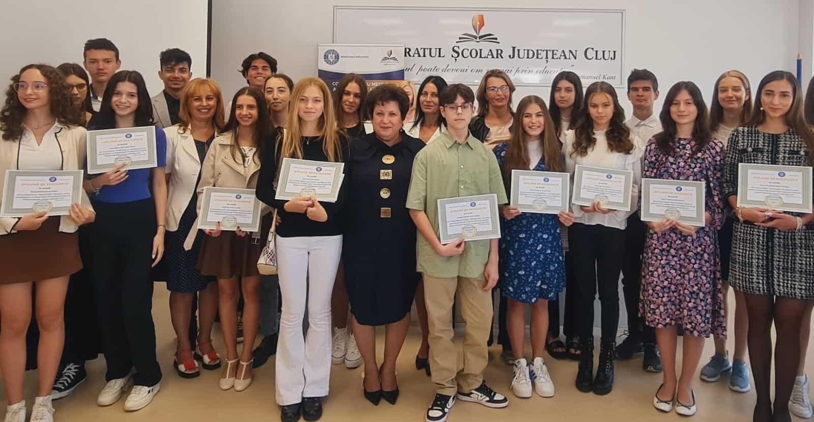 Ei sunt elevii de 10 din Cluj, de la Bacalaureat și Evaluarea Națională. Au fost premiați de Inspectoratul Școlar Județean Cluj