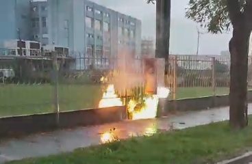 Incendiu la o țeavă de gaze de pe Bulevardul Muncii. FOTO: Captură video