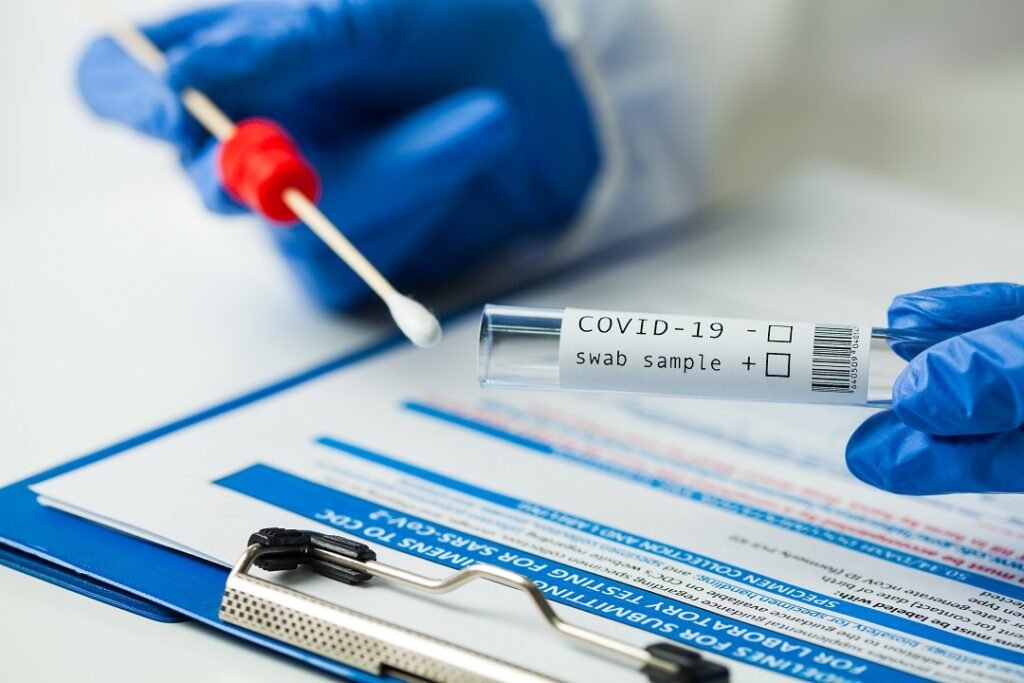 Peste 1.000 de bolnavi confirmați cu COVID în Cluj. Cât a ajuns incidența în Cluj-Napoca