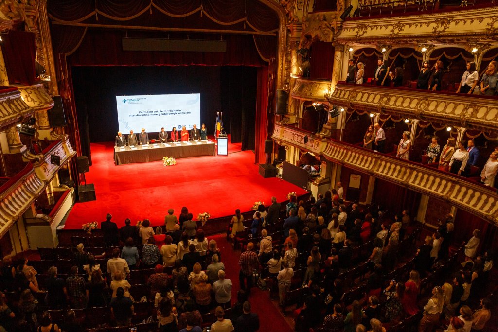 Peste 1500 farmaciști, profesori universitari, experți în sănătate, la Cluj-Napoca