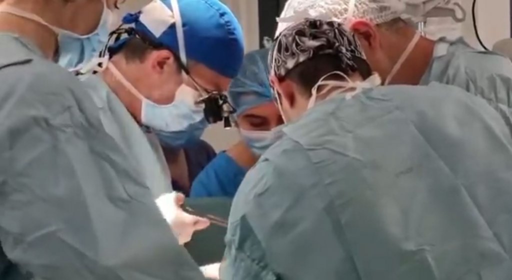 Premieră medicală în România: Inimă artificială implantată la un copil