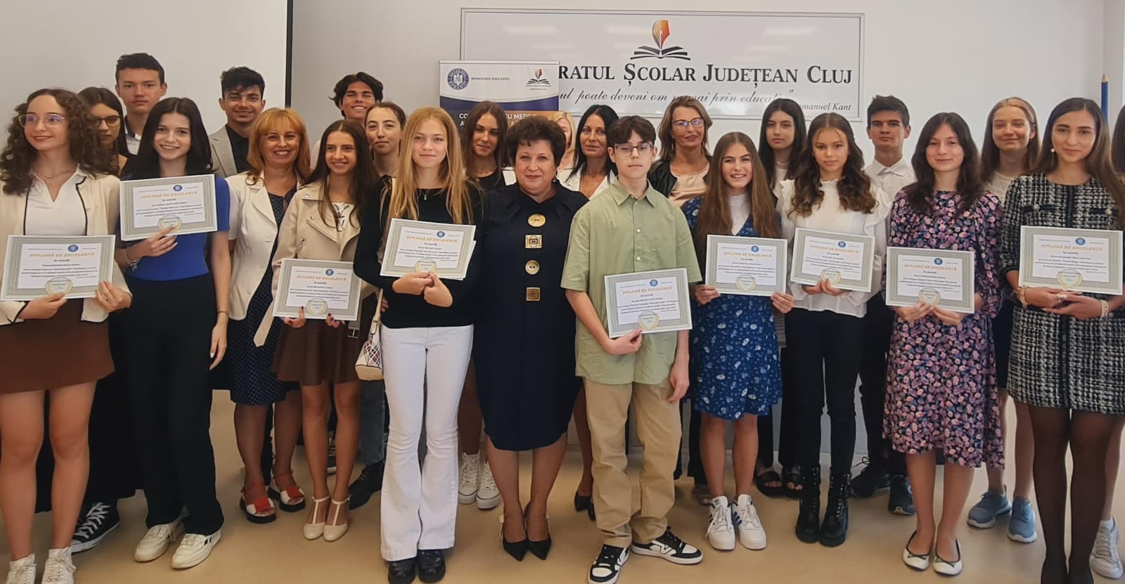 Premii de 2.000 și 5.000 de lei pentru elevii de 10 ai Clujului la Evaluarea Națională și Bacalaureat