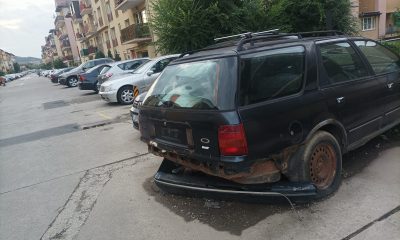 Rablele parcate în Florești îi încurcă pe unii locuitori ai comunei, alții nu văd o problemă: „Pe parcare privată poți pune ce vrei”