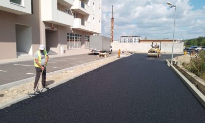 S-a turnat asfaltul pe strada Avram Iancu! FOTO: Facebook/ Bogdan Pivariu