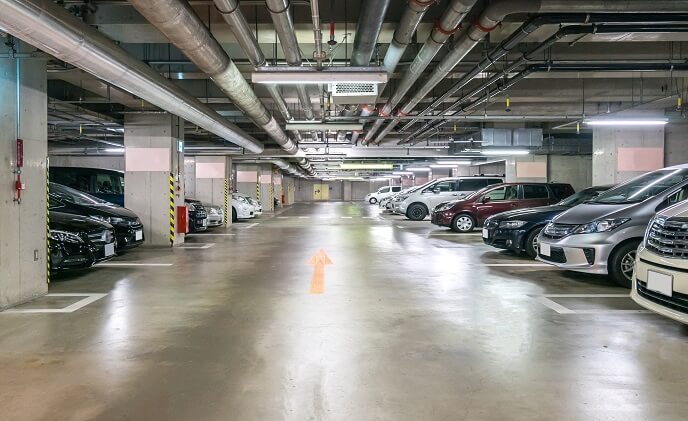 Se propune ca noile mall -uri ale Clujului să nu aibă DELOC parcări, pentru a favoriza pietonii. Legea, însă, e clară