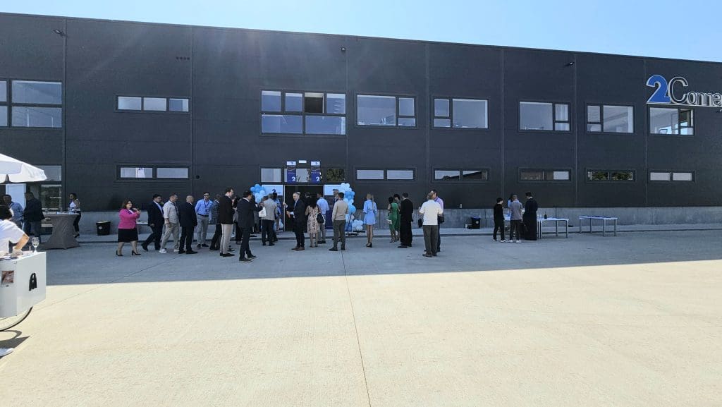 TurdaNews - Azi a avut loc inaugurarea noului sediu al societății 2Connect, de la Turda (VIDEO/FOTO)