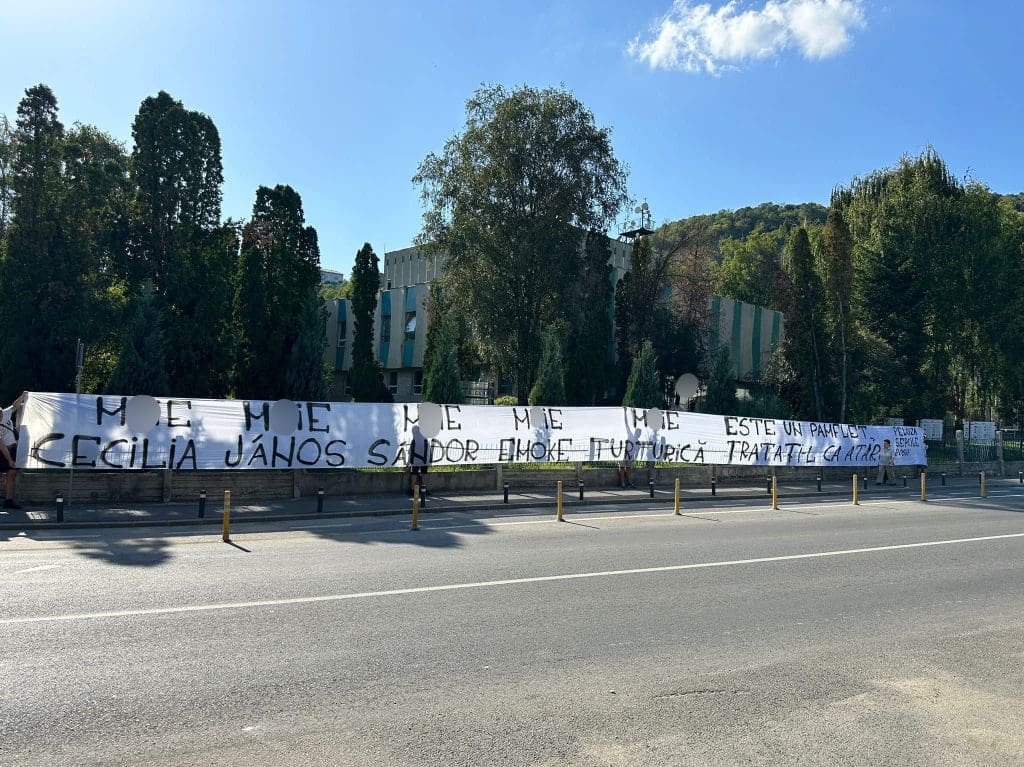 TurdaNews - Ce răspuns le-au dat suporterii U Cluj celor de la TVR1: Este un pamflet, tratați-l ca atare