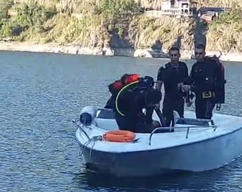 TurdaNews - VIDEO: Misiune de salvare-căutare pe lacul Tarința! Un bărbat s-a scufundat cu tot cu caiac! (UPDATE)