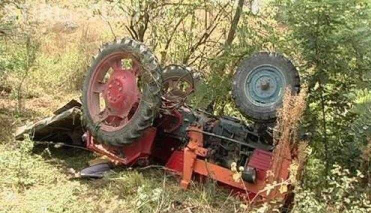 Un bărbat de 70 de ani și-a pierdut viața, strivit de un tractor. Echipele medicale nu au mai putut face nimic