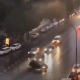 Un șofer grăbit s-a răzgândit asupra direcție unde mergea cu mașina și a întors pe contrasens pe linia dublă continuă/ Foto: captură ecran video Info Trafic Cluj-Napoca - Facebook