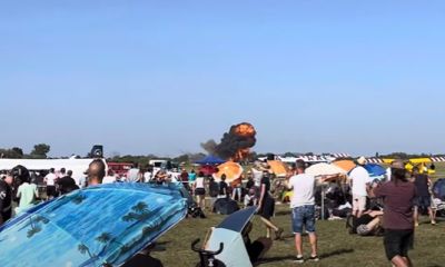 Un avion de mici dimensiuni s-a prăbuşit în timpul unui show aviatic duminică în Ungaria/ Foto: captură ecran video  Gabor Varadi - YouTube