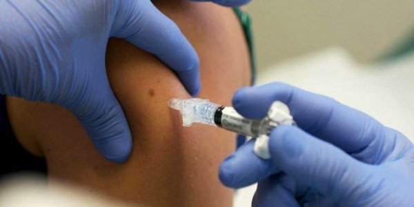 Vaccinarea anti-HPV gratuită, extinsă și la băieți. Rafila: "Până la 18 ani vor avea dreptul de a se vaccina gratuit, la fel ca și fetele"