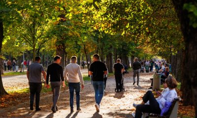 Mulțime de oameni în Parcul Central din Cluj-Napoca. FOTO: Facebook/ Emil Boc