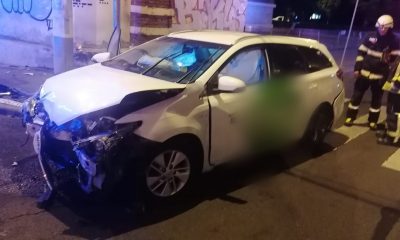 Accident cu două mașini în Piața Cipariu!  O femeie a ajuns la spital