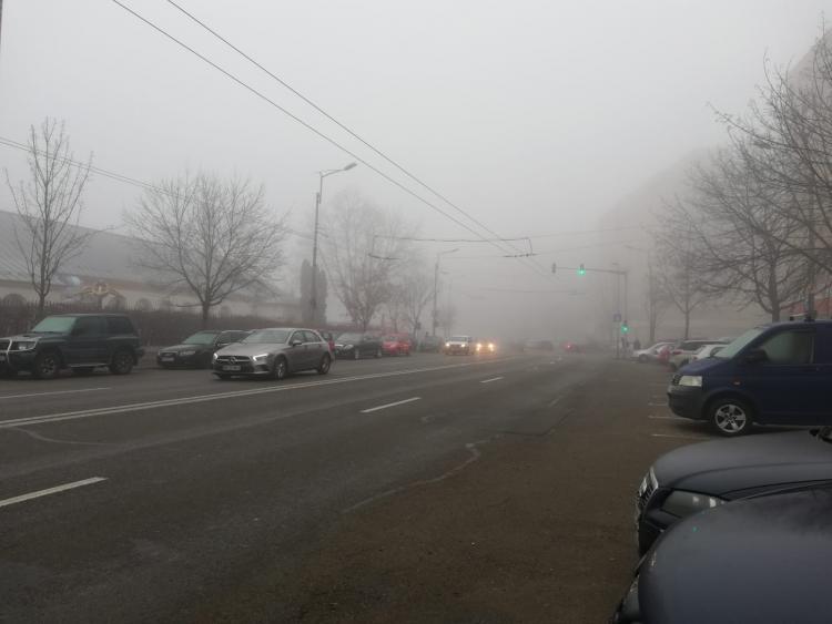 COD GALBEN de ceață! Vizibilitate redusă în mai multe localități din Cluj