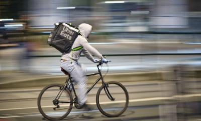 Clujenii cer o bandă de biciclete pe Observatorului pentru „nepalezii de la delivery”: „Circulă pe contrasens în goană nebună”