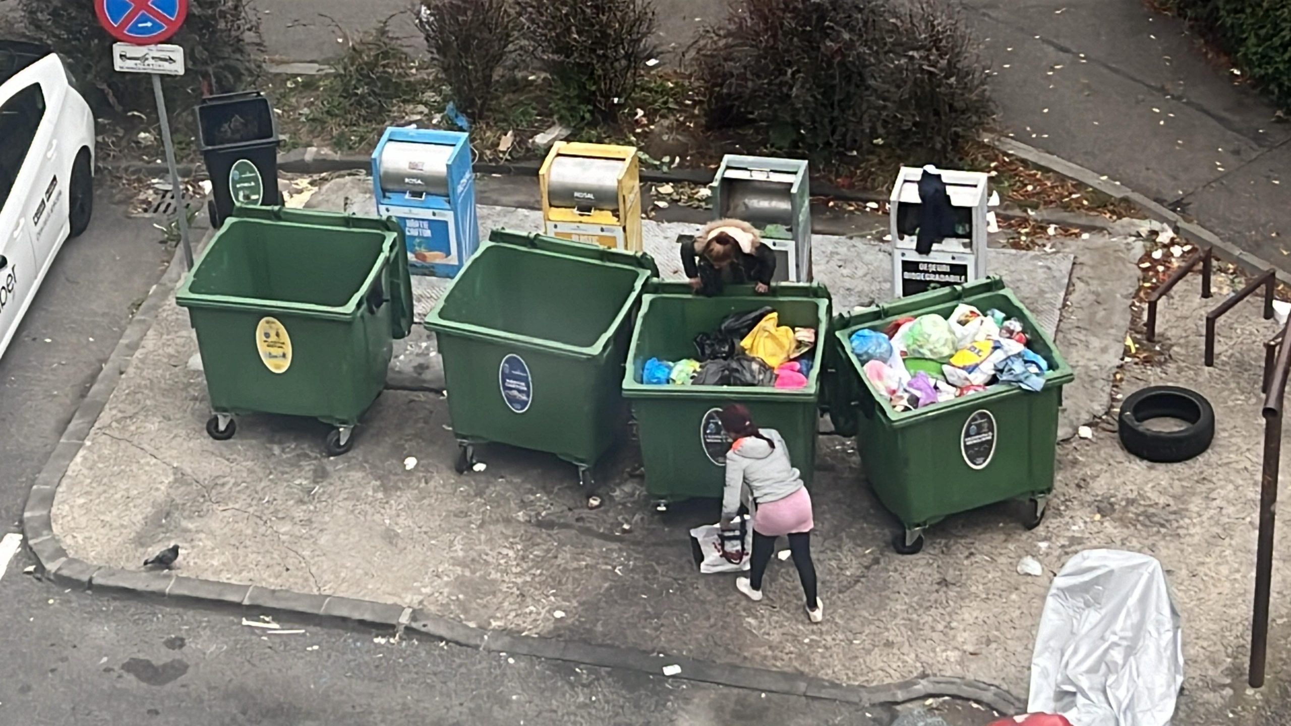 Clujul ”smart” dă erori! Prima platformă subterană de colectare a deșeurilor este nefuncțională și s-a optat pentru o ”românească” - FOTO