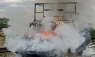 O autoutilitară a luat foc într-o comună clujeană! Incendiul a pornit de la o defecțiune la motor - FOTO